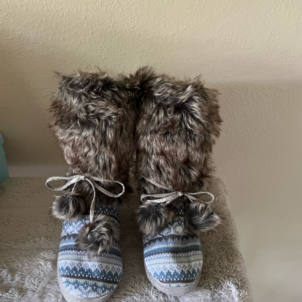 Muk Luks Blue and Gray Faux Fur Slipper Boots